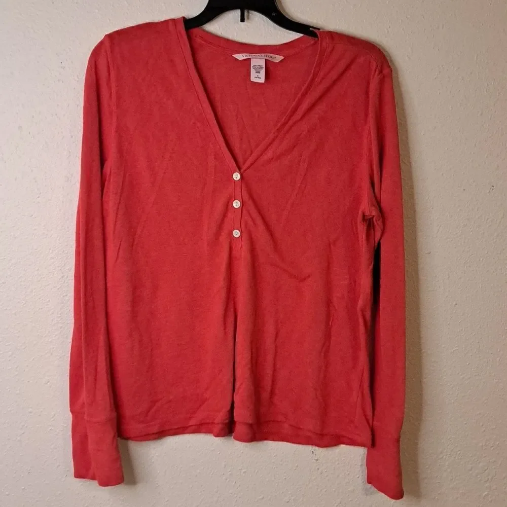 Victorias' Secret red long sleeve sleep shirt size medium